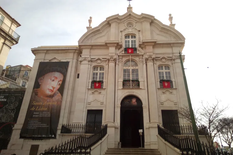 The Baroque west front of the Church of Saint Anthony above its stair.