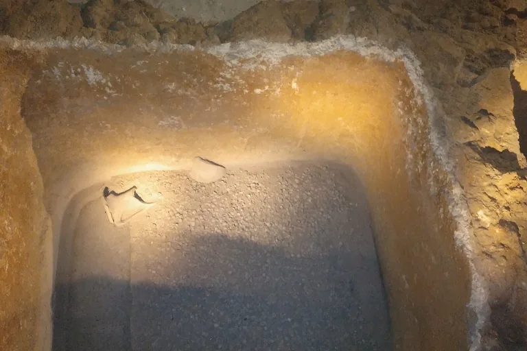 A Phoenician domestic feature preserved beneath the modern building