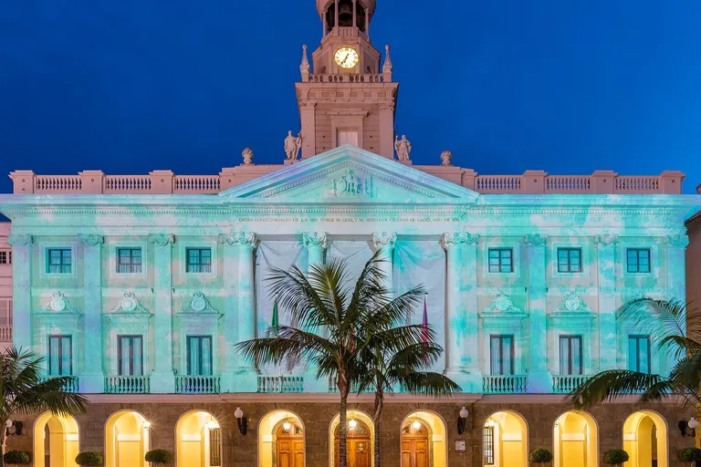 The City Hall facade facing Plaza de San Juan de Dios