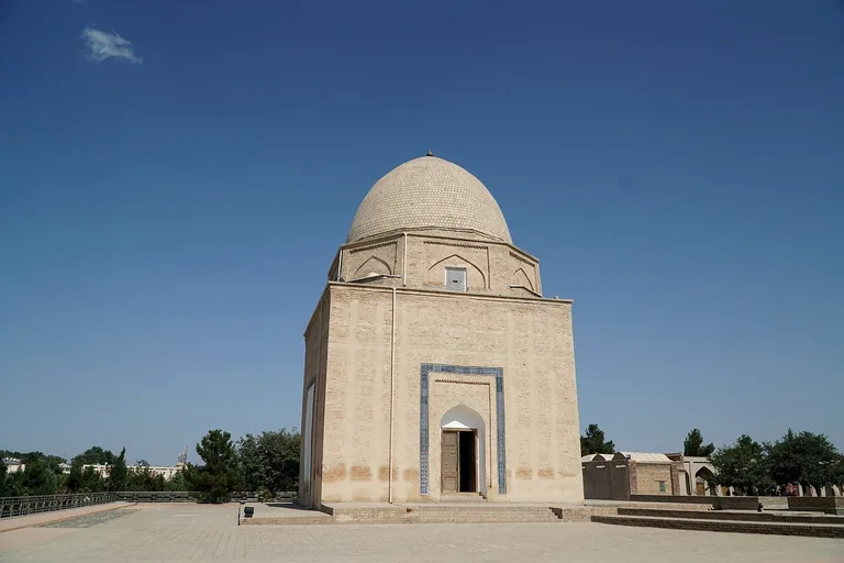 Rukhobod: the portal-less brick cube under its conical dome