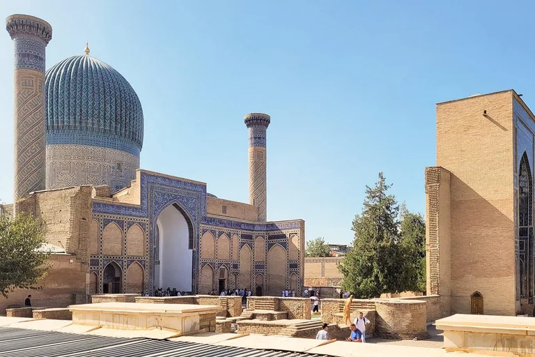 Gur-e-Amir: portal, minarets and the fluted dome