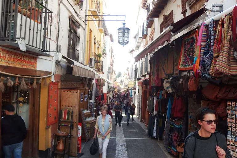 Calderería Nueva with its tea houses and bazaars